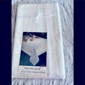 NOS Patrician Scroll Jacquard Woven Damask Oblong White Tablecloth 63”X84”